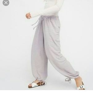 FREE PEOPLE NO JOKE JOGGERS. SUPER RARE